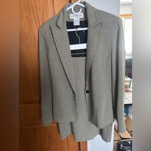 2 piece! Jones New York Classic Black and Brown Blazer and skirt.